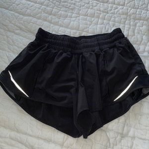 Black lulu hotty hot shorts.